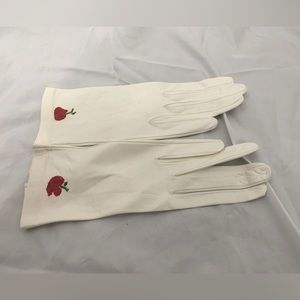 NWOT White Apple Gloves!